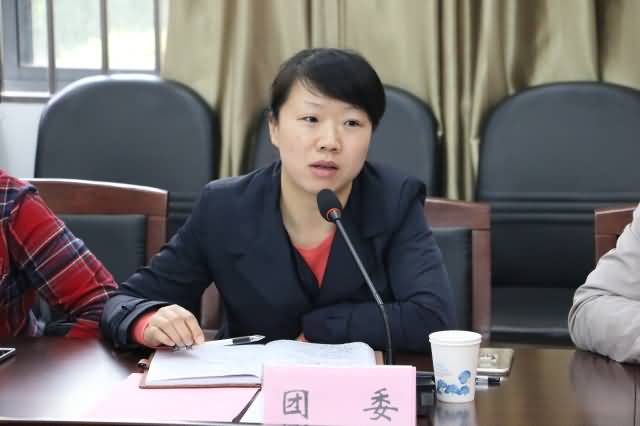 我校召开藏族学生代表座谈会