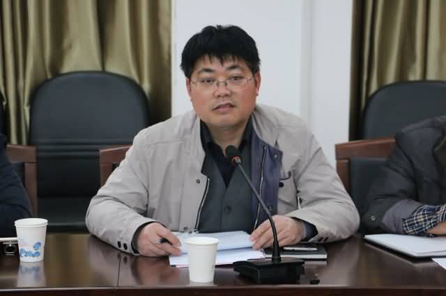 我校召开藏族学生代表座谈会